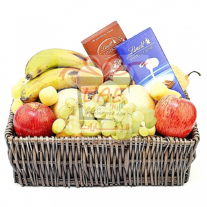 Fruit basket with Lindt chocolate